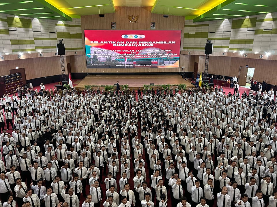 Universitas Jember Lantik 1.195 ASN, 24 Staf UPA TIK Resmi Diambil Sumpah